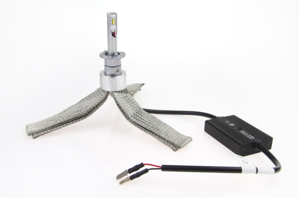 Комплект LED Крушки Amio за фар AMIO RS H1 - 50W 7000 Lm + 200% по-ярка светлина01081/71770 1кт.